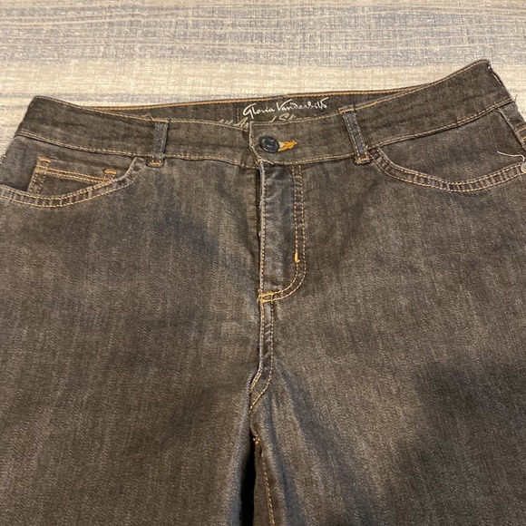 Gloria Vanderbilt Denim - Gloria Vanderbilt black denim straight leg jean